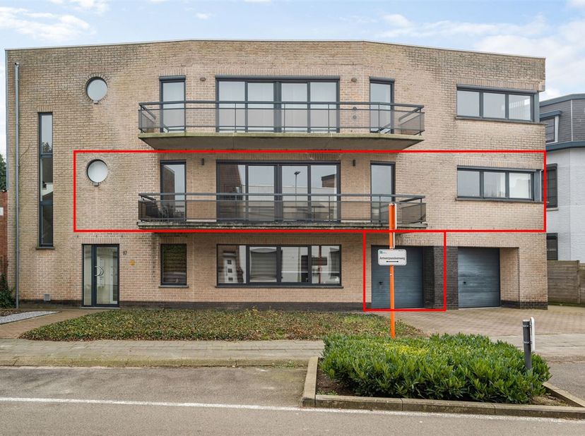 Ruim appartement met zonnig terras in Burcht&lt;br /&gt;
Dit ruime appartement in het hart van Burcht is gelegen in een rustige buurt, vlakbij winkels, scho