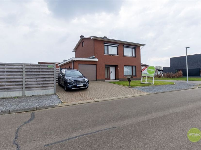 Ruime woning met zuidgerichte tuin in Meerhout&lt;br /&gt;
In een rustige straat in Meerhout-Berg, op slechts 1 km van het centrum van Meerhout en in de nab