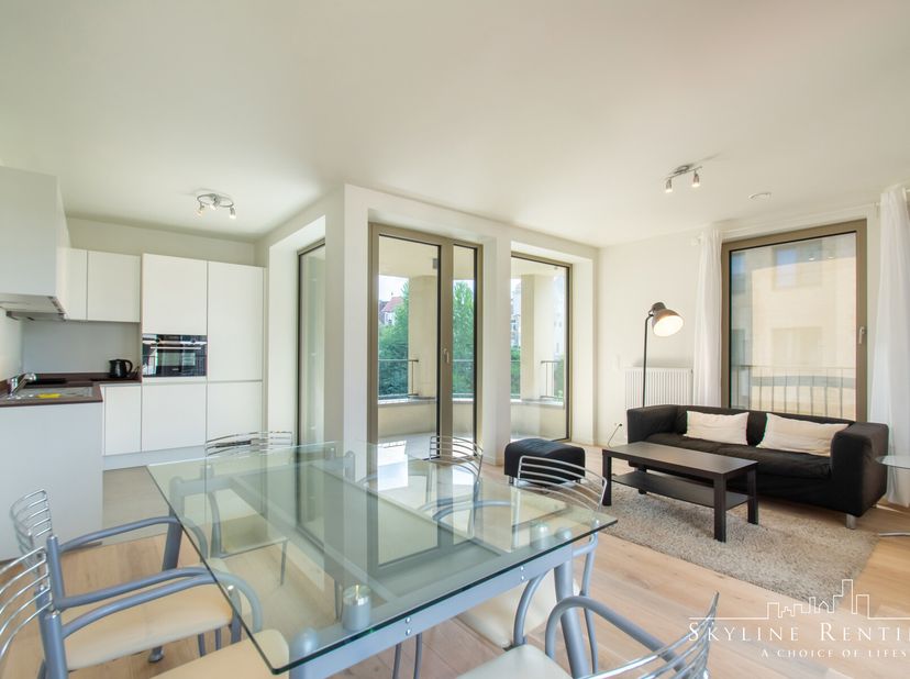 KARSON 3.4 - MIN. 1 JAAR CONTRACT - Welkom in je nieuw appartement in hartje Brussel, op een boogscheut van Tour &amp; Taxi, het prachtige park, het openb