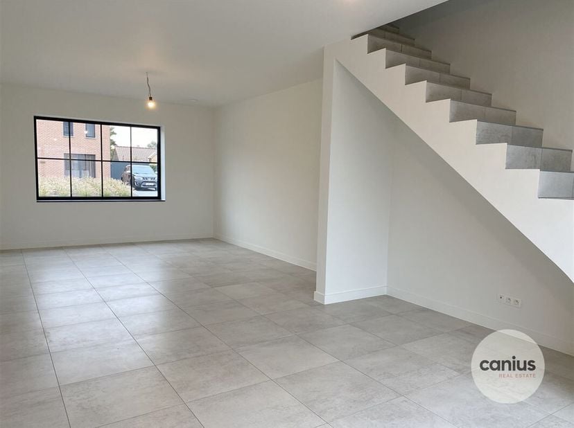 MAISON DE CAMPAGNE AVEC 3 CHAMBRES ET JARDIN&lt;br /&gt;
Dans les environs calmes et verdoyants de Munsterbilzen se trouve le projet &quot;Munstergaarde&quot;.&lt;br /&gt;