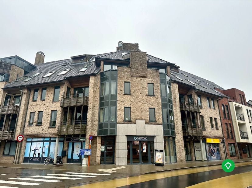 Dit gezellige appartement bevindt zich op de bovenste verdieping van Residentie De Blekerij in Torhout. Het gebouw is uitgerust met een lift, waardoor