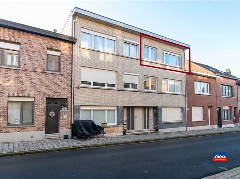 HEMIKSEM | RECENT GERENOVEERD APPARTEMENT (2025) MET TWEE SLAAPKAMERS | BEWOONBARE OPPERVLAKTE 83m² &lt;br /&gt;
Indeling als volgt: inkomhal - 2 slaapkamer