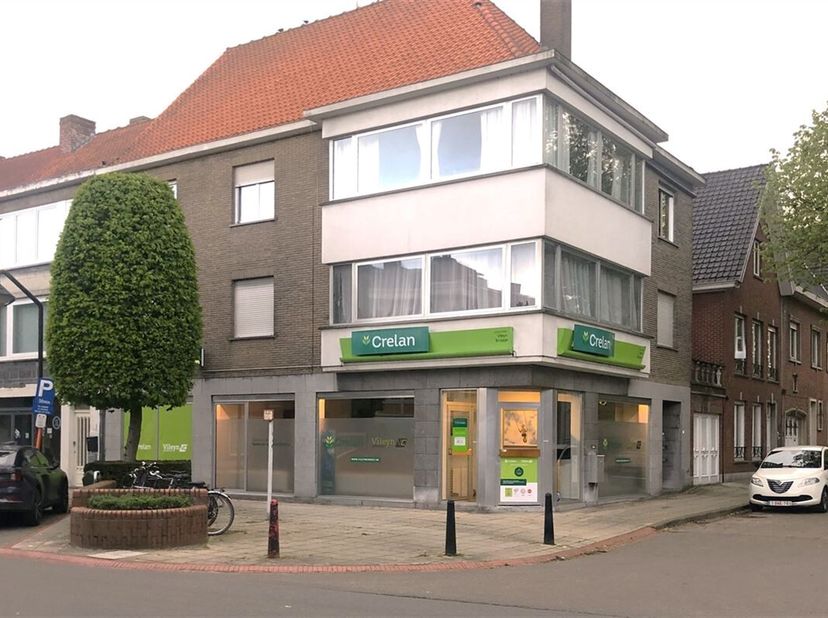 Bien professionnel à louer
                    à 8200 Sint-Michiels