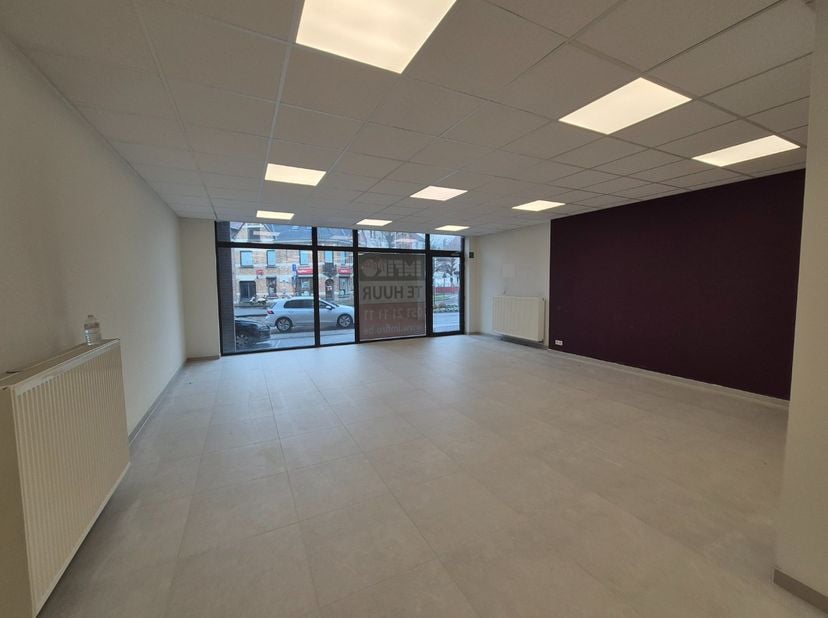 Bien professionnel à louer
                    à 8800 Roeselare