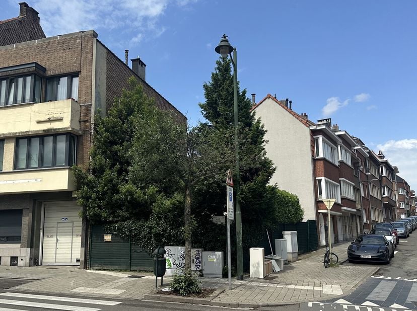 OUDERGEM: Bouwgrond met een oppervlakte van 119 m², ideaal gelegen nabij winkels en openbaar vervoer.&lt;br /&gt;
Momenteel geen geldige vergunning beschikb
