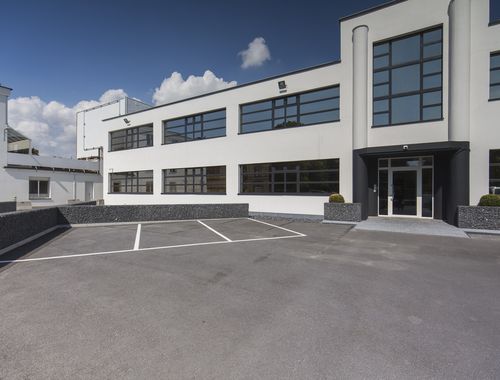                                         Bureaux à louer à Kuurne, € 300
