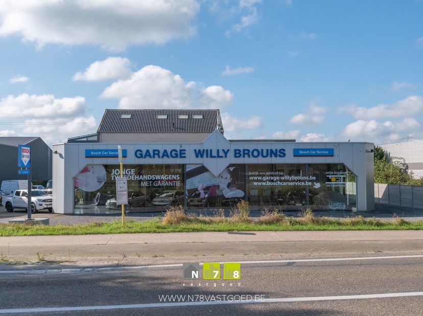 BEDRIJFSPAND BESTAANDE UIT WERKPLAATS, TOONZAAL, KANTOREN EN BOVENLIGGEND APPARTEMENT OP EEN PERCEEL VAN 33A40CA TE KINROOI.&lt;br /&gt;
TROEVEN&lt;br /&gt;
- Ide