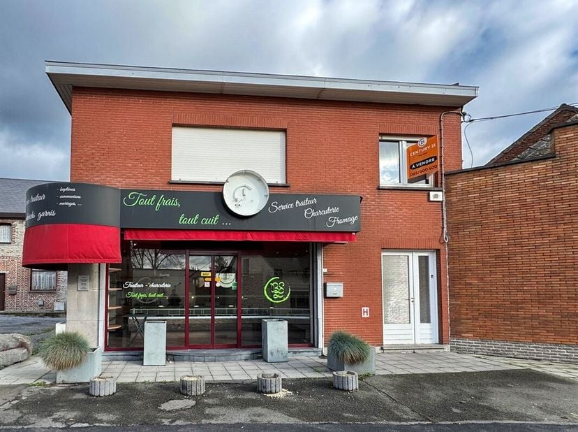 Ref 7052 - Rue de l&#039;Académie 7 - 7810 Maffle&lt;br /&gt;
Située dans un coin calme mais malgré tout à moins de 10 minutes du centre d&#039;Ath, découvrez cette p