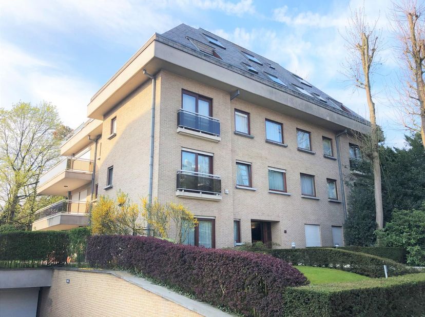 À découvrir chez Victoire - Junot, dans le quartier prisé du Vert Chasseur / Observatoire, à deux pas du Bois de la Cambre, des commerces et des trans