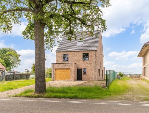                                         Woning te koop in Maaseik, € 299.000
