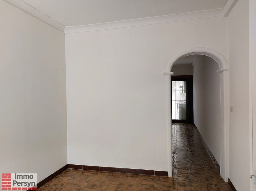 De August Nihoulstraat is de verbindingsweg tussen Bekkevoort en Scherpenheuvel centrum. Deze woning bevindt zich dan ook net buiten het bruisende cen