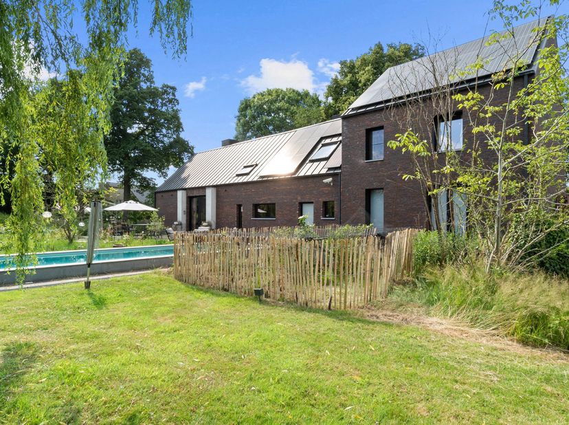 PAAL- Landelijk gelegen, ruime gezinswoning op 14.469m².&lt;br /&gt;
Droom je van rust, privacy en wonen in het groen? Ben je op zoek naar een ruime woning