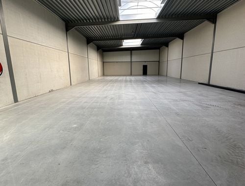                                         Bâtiment d’entreprise à louer à Lede, € 2.200

