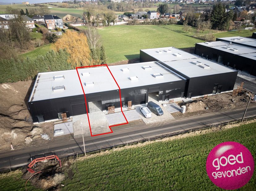 Deze KMO-unit (nr 1.2) van 248 m² met een buitenruimte van 103 m² is gelegen in het nieuwe KMO park Hardel aan de Blaarstraat in Tongeren.&lt;br /&gt;
De be