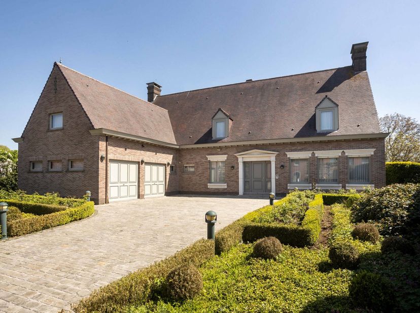 Vous rêvez de calme, d&#039;espace et de luxe ? Alors cette belle villa avec son propre verger et une vue imprenable sur la vallée de la Dender est exactem