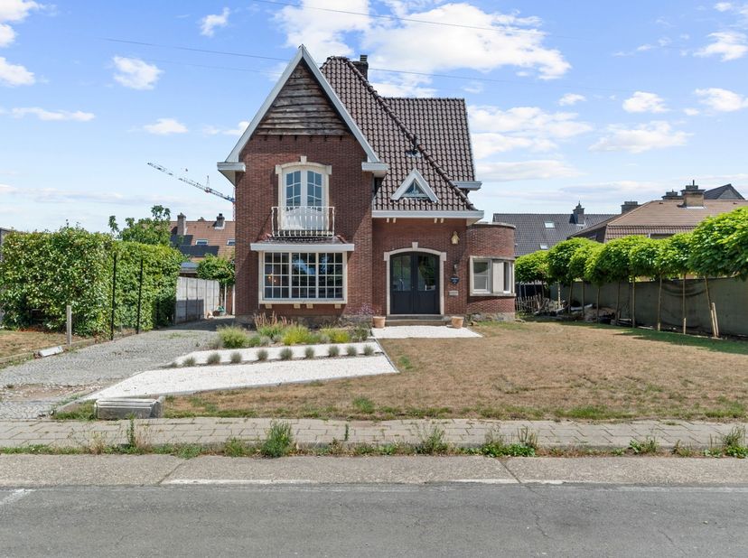 Welkom op de Lyceumstraat 2A in Houthalen Helchteren.&lt;br /&gt;
&lt;br /&gt;
Deze gerenoveerde woning is gelegen op een kindvriendelijke locatie nabij het centr