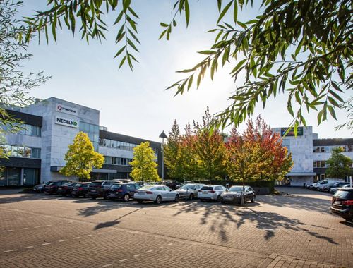                                         Bureaux à louer à Edegem, € 8.064,50
