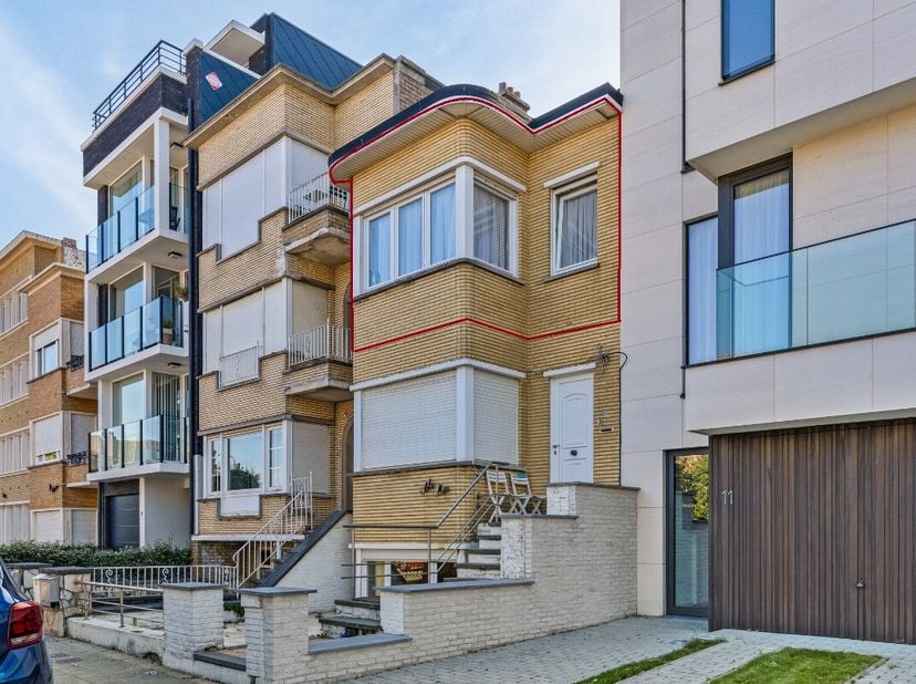 Wenduine : Appartement cosy à rafraîchir à vendre au cur de Wenduine Situé dans une rue calme au centre de Wenduine, cet appartement se trouve au prem