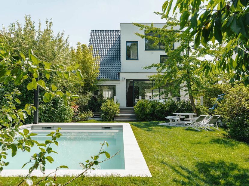 Idéalement situé dans le quartier du prince d&#039;Orange, à l&#039;abri des regards, villa entièrement rénovée d&#039;une superficie brute selon PEB de ± 297 m². El