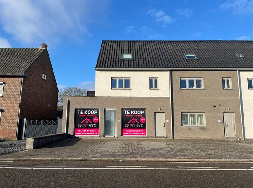 Bien professionnel à vendre
                    à 3680 Neeroeteren