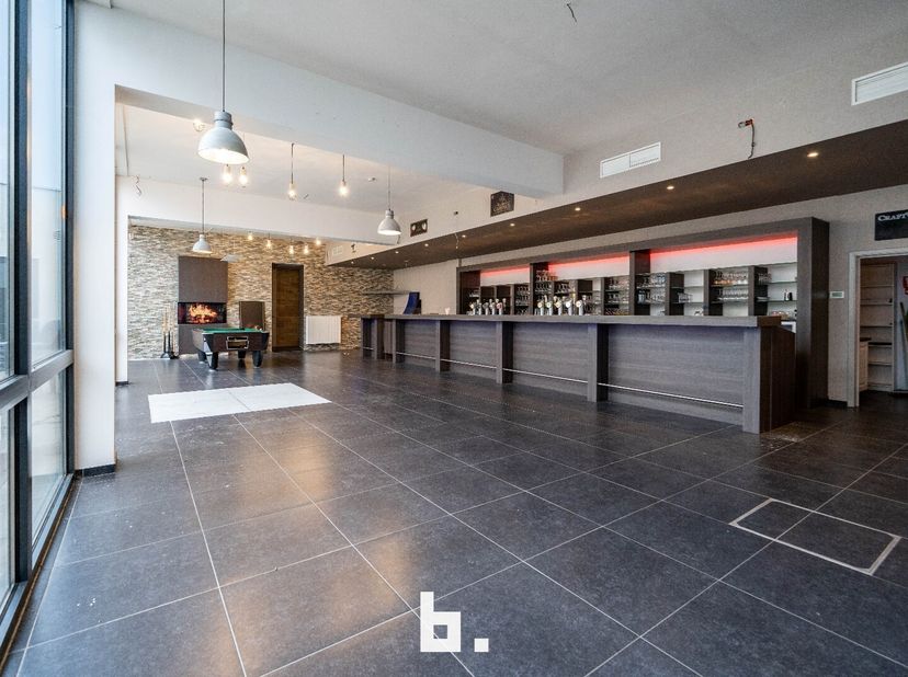 Ideale combinatie van wonen en ondernemen.&lt;br /&gt;
Gelegen in het hart van Koekelare, een centrale ligging met veel mogelijkheden.&lt;br /&gt;
Indeling benede
