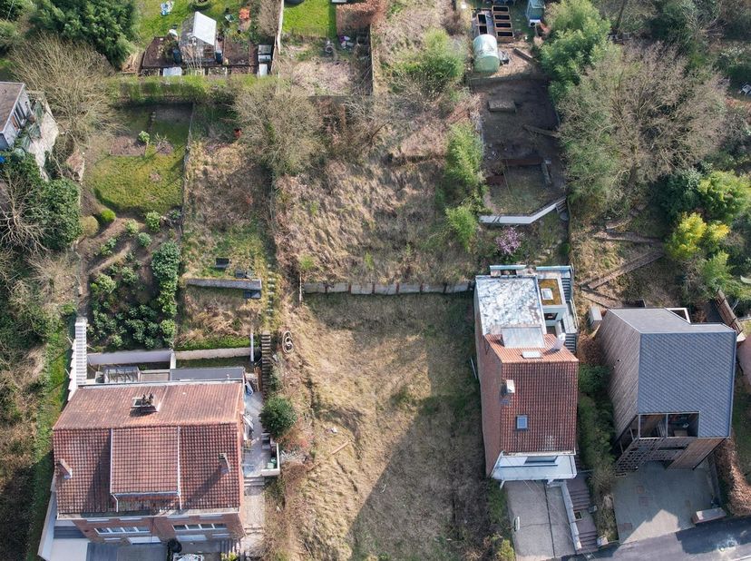 By the Way vous propose une opportunité exceptionnelle de développement immobilier dans le quartier prisé de Maubroux à Genval. Nous vous proposons 2