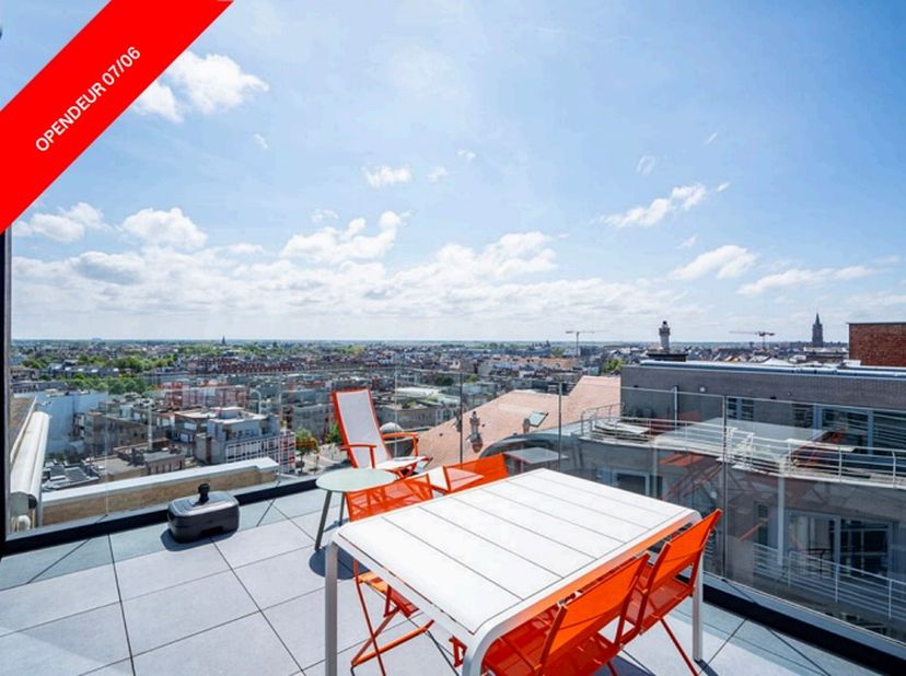 OPENDEUR ZATERDAG 07/06 - 14u tot 16u&lt;br /&gt;
&lt;br /&gt;
Wonen in stijl, met zicht op zee en de iconische pier van Blankenberge. Deze exclusieve duplex in R