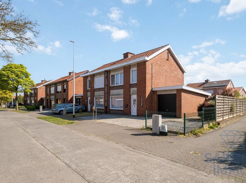 In de   te Kachtem vind je deze   , klaar voor een nieuwe start. De woning is te renoveren, maar biedt tal van mogelijkheden voor wie op zoek is naar