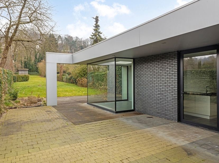 OPEN HUIS zaterdag 31 mei! Dit instapklaar eigendom nabij het Chartreuzenbos is vrij te bezoeken op zaterdag 31 mei tussen 15u30 en 17u00. U bent van