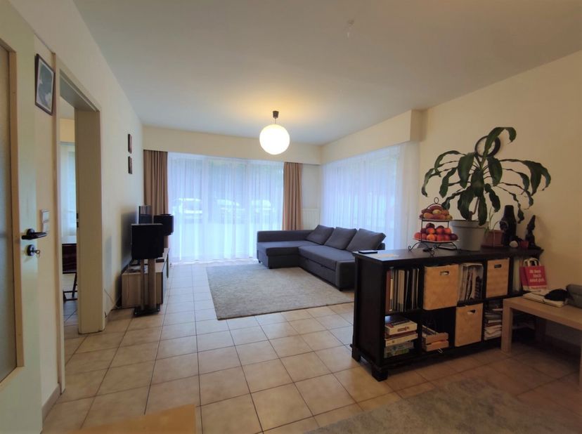 Commune de Drogenbos (limite Uccle). Situé dans une rue calme à côté du parc Frankveld, à distance de marche d&#039;un supermarché, d&#039;une école, du bus, du