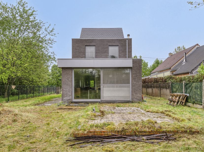Deze recent gerenoveerde woning, gelegen in het rustige, groene en landelijke Bergom, biedt alles wat je nodig hebt om aangenaam te wonen.&lt;br /&gt;
De in