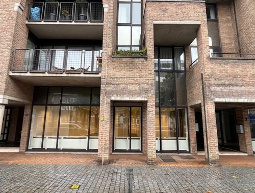                                         Handelsgelijkvloers te huur in Hasselt, € 2.300
