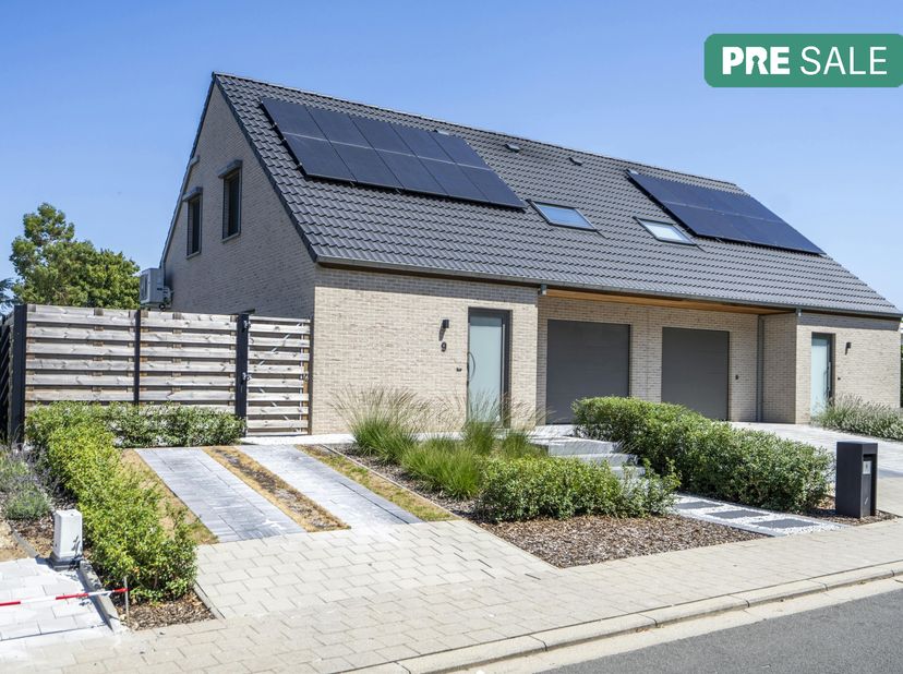 Découvrez cette maison familiale bien entretenue, récente et prête à emménager, située dans un quartier agréable de Kuurne. Cet agréable domaine offre