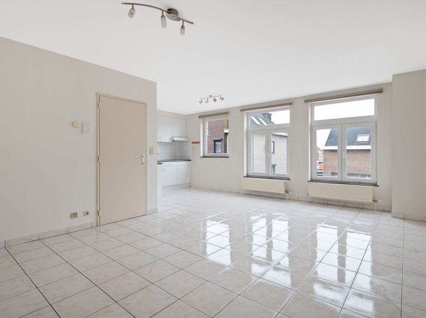 Appartement in kleinschalig gebouw met 2 slaapkamers en terras !&lt;br /&gt;
&lt;br /&gt;
Dit zeer goed onderhouden appartement is gelegen op de tweede verdieping