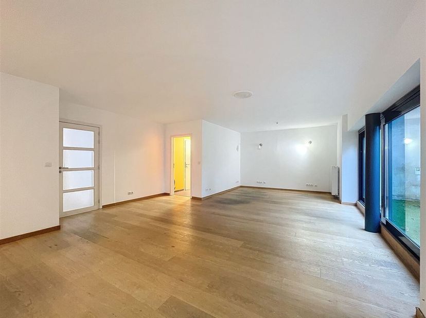 Quartier Montgomery - Bureau de ±87m² avec jardin - &lt;br /&gt;
Idéal pour une profession libérale ou un cabinet dentaire - Il est situé dans un immeuble d