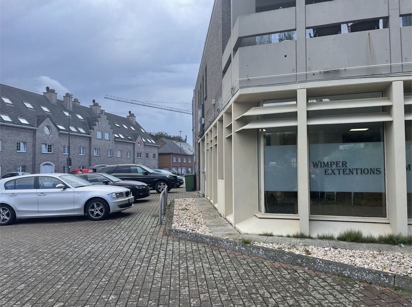 Bien professionnel à louer
                    à 3945 Oostham