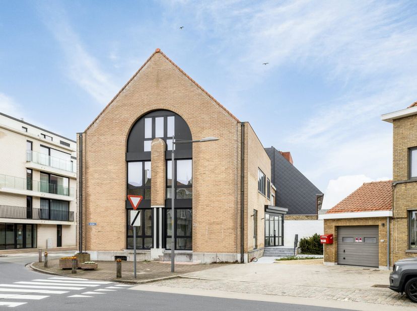 Bien professionnel à louer
                    à 8630 Veurne