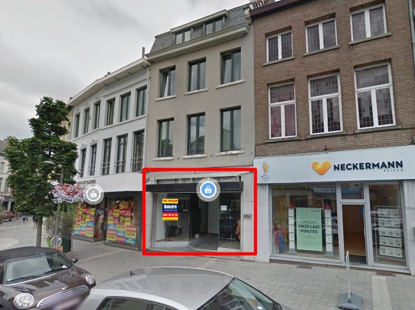 Uiterst interessant gelegen, gelijkvloers handelspand of kantoor in het centrum van Tienen. Dit pand heeft een gelijkvloerse opp. van ca. 100 m² en is