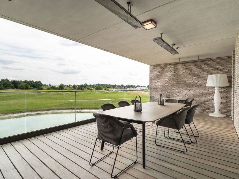 Victoire-Junot vous propose en exclusivité une opportunité de vie unique aux portes de Bruxelles, au cur de la nature.Cet appartement meublé constitue