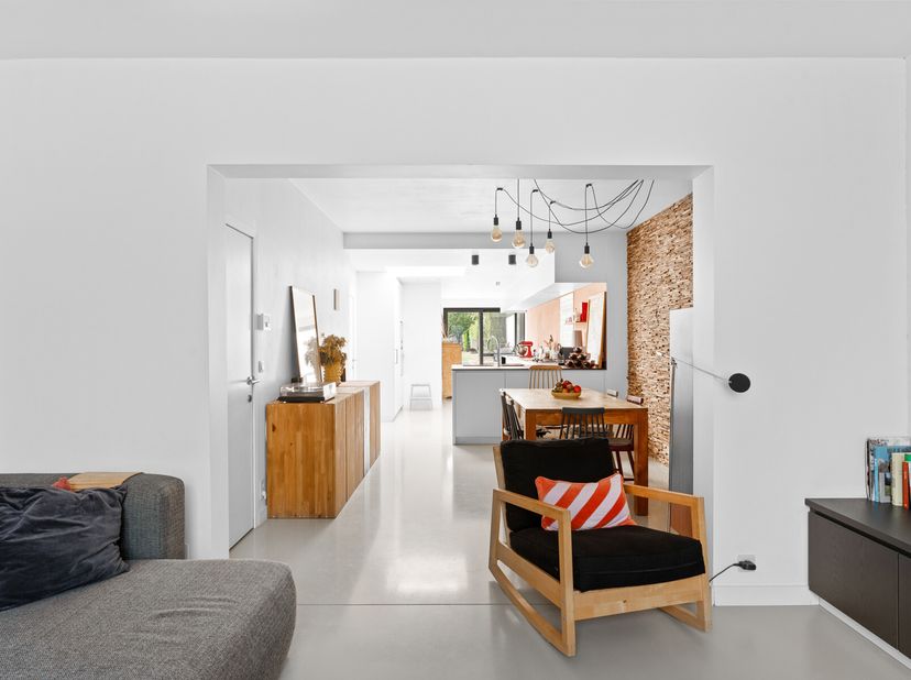 BEZOEKDAG 21/06  PLAN UW BEZOEK BIJ ALTRO!&lt;br /&gt;
Welkom in deze instapklare, volledig gerenoveerde (2018) rijwoning in Wetteren. Deze stijlvolle wonin