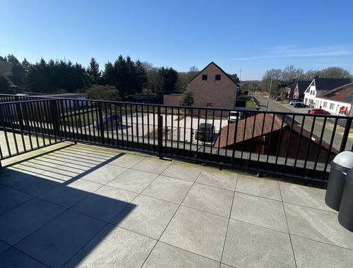                                         Appartement à louer à Paal, € 975
