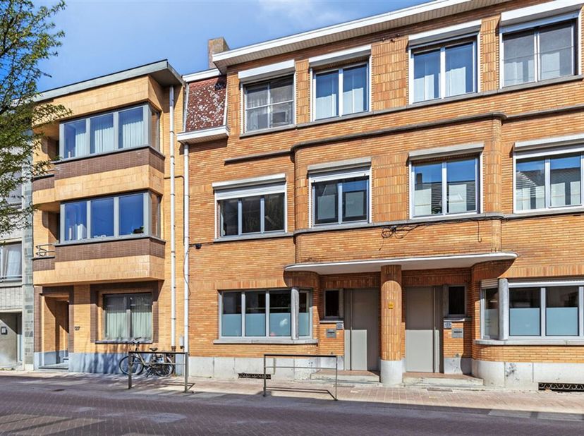 Op te frissen woning met bijzonder veel mogelijkheden! &lt;br /&gt;
Deze aan te kleden woning is gelegen langs de Amerstraat 125 te Aarschot op een perceel
