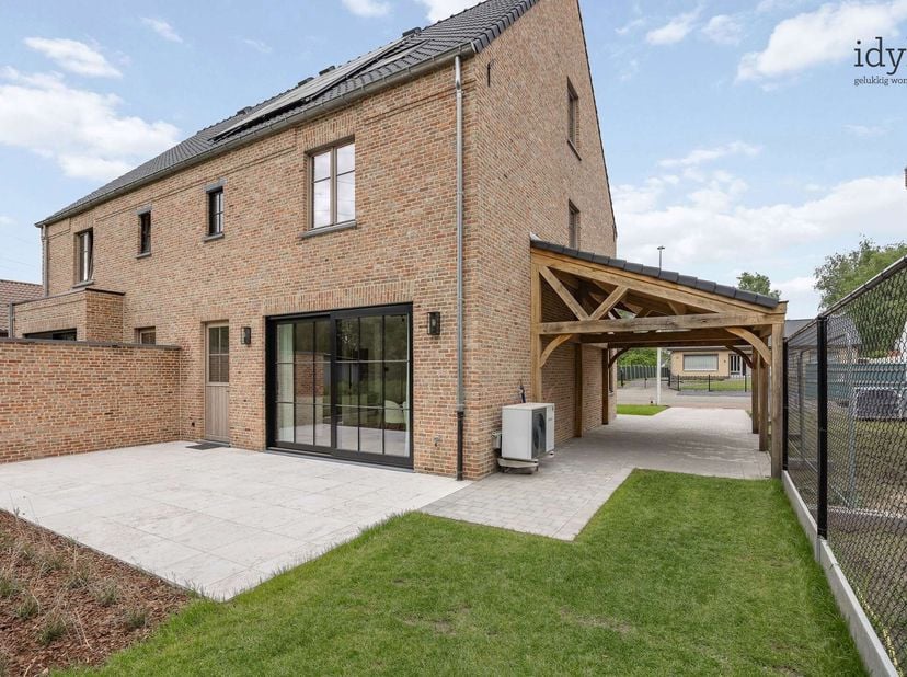 Instapklare nieuwbouwwoning met hoogwaardige afwerking en duurzame technieken&lt;br /&gt;
Ontdek deze recent gebouwde nieuwbouwwoning die tot in de puntjes