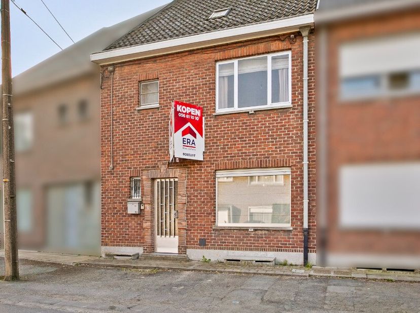Te renoveren rijwoning met potentieel in het centrum van Waregem Bent u op zoek naar een renovatieproject met tal van mogelijkheden in hartje Waregem?