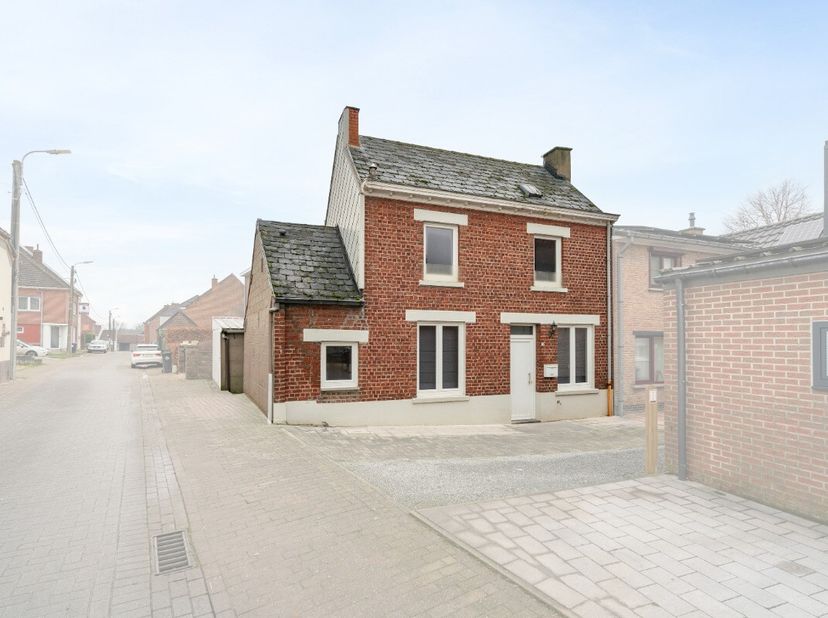 Deze knusse eengezinswoning biedt alles wat je nodig hebt en is perfect voor een alleenstaande, een koppel of een klein gezin.De woning beschikt over