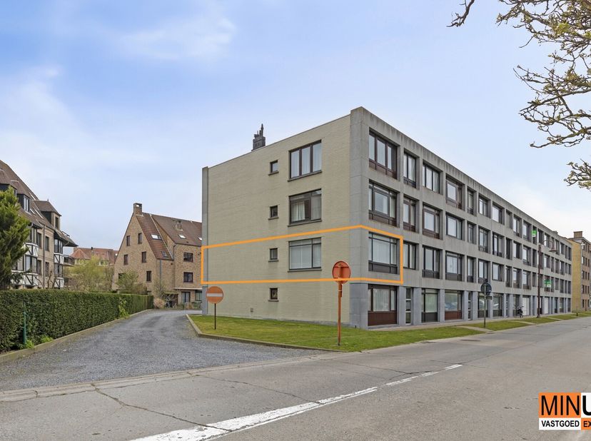 Dit instapklare appartement ligt op een eerste verdieping in de charmante &quot;Villawijk-Noordhoek&quot; en is een ideale woonst voor zowel vaste bewoning als