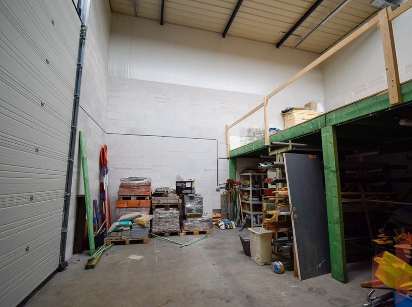 Trichterheideweg 11 – Bedrijvenpark Larego Hal B&lt;br /&gt;
&lt;br /&gt;
Op zoek naar een praktische ruimte voor opslag, werkplek of atelier? Deze unit van 92 m²