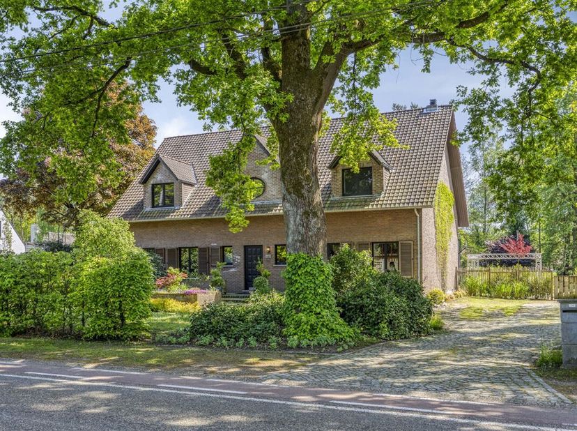TE KOOP: Riante villa met zorgwoning op toplocatie te Bolderberg! &lt;br /&gt;
Bent u op zoek naar een woning die wonen en zorg perfect combineert? Deze rui