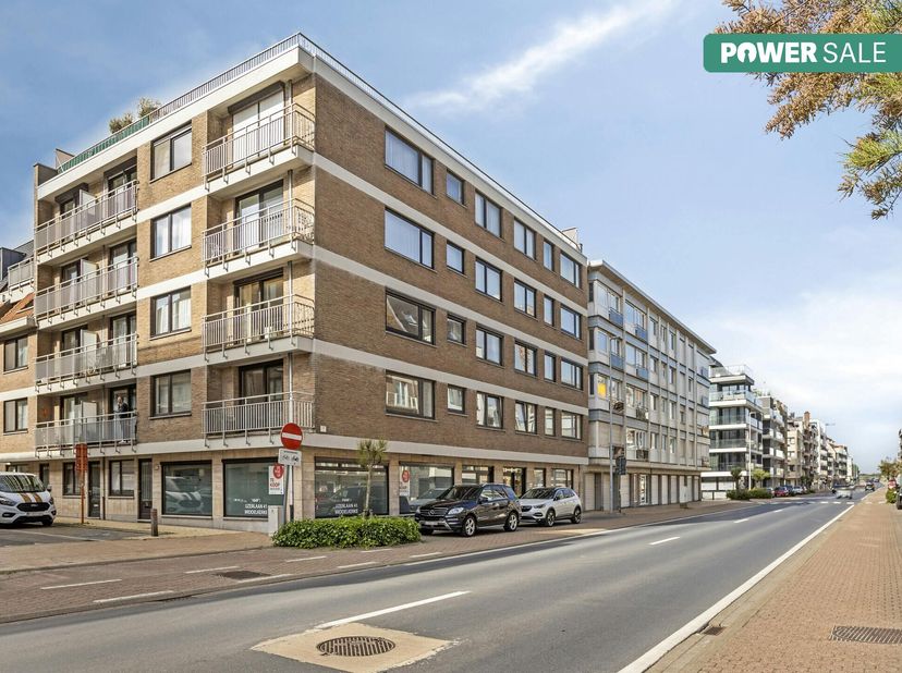 Ontdek dit interessante bedrijfsvastgoed, bestaande uit een commercieel kantoor met een aanpalende studio (totale oppervlakte 132 m²), ideaal gelegen