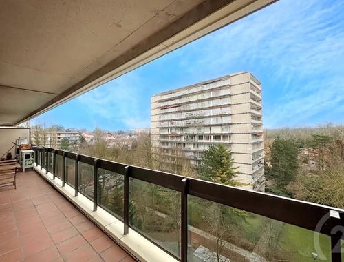                                         Appartement à louer à Watermael-Boitsfort, € 1.300
